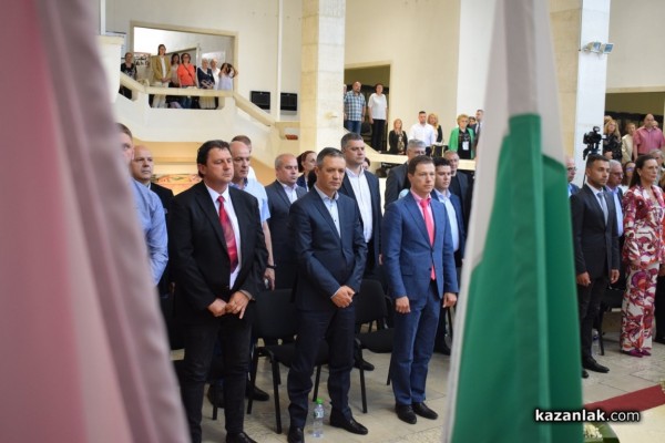 Казанлък удостои трима именити свои съграждани с почетни звания