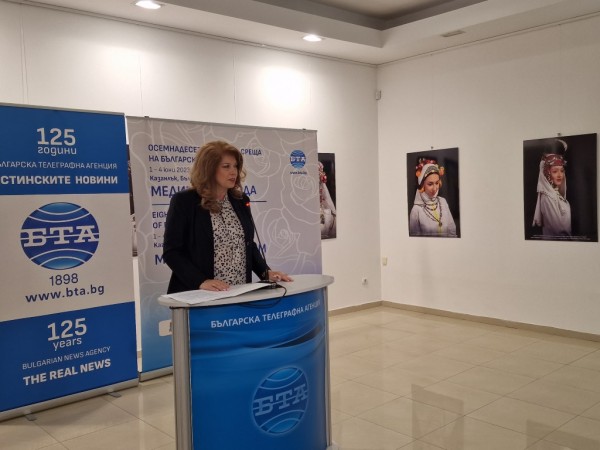 Кметът Галина Стоянова: Вгледайте се в нашия град! Тук българите наистина са издигнали на пиедестал духовността