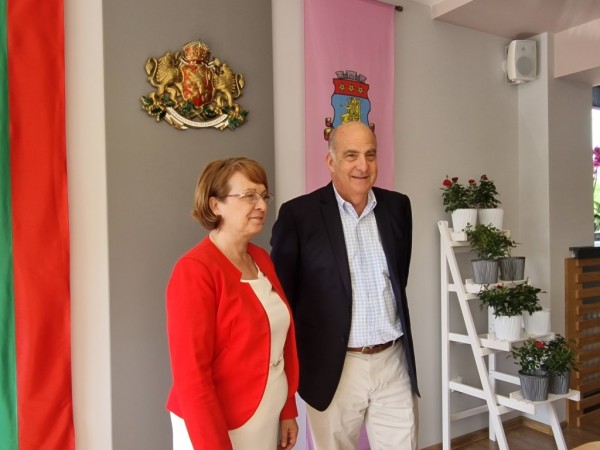 Първа среща на кмета на Казанлък с новия посланик на САЩ у нас н. пр. посланик Кенет Мертен