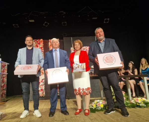 Девет делегации от побратимени градове посрещна кметът Галина Стоянова в Казанлък