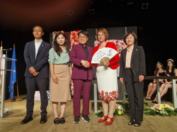 Девет делегации от побратимени градове посрещна кметът Галина Стоянова в Казанлък