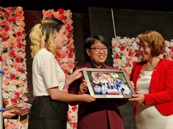 Девет делегации от побратимени градове посрещна кметът Галина Стоянова в Казанлък