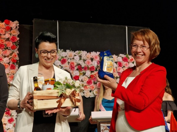 Девет делегации от побратимени градове посрещна кметът Галина Стоянова в Казанлък