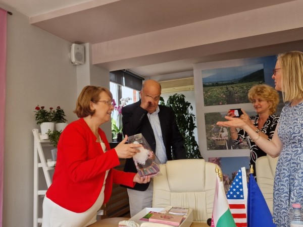 Първа среща на кмета на Казанлък с новия посланик на САЩ у нас н. пр. посланик Кенет Мертен