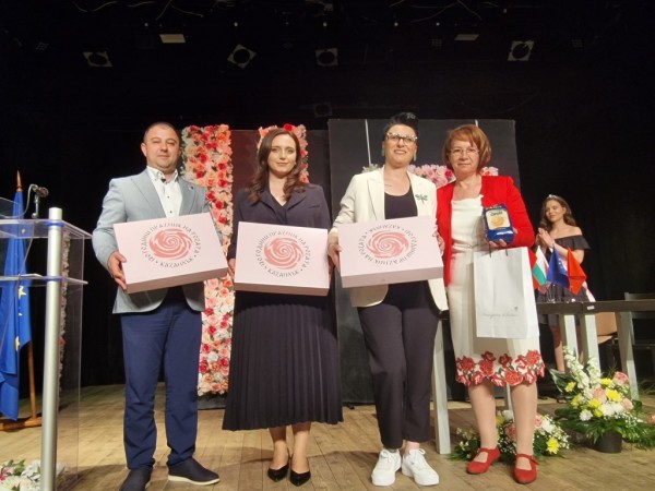 Девет делегации от побратимени градове посрещна кметът Галина Стоянова в Казанлък