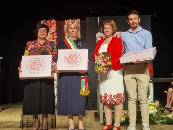 Девет делегации от побратимени градове посрещна кметът Галина Стоянова в Казанлък