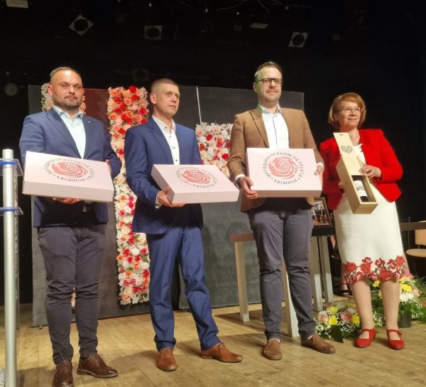 Девет делегации от побратимени градове посрещна кметът Галина Стоянова в Казанлък