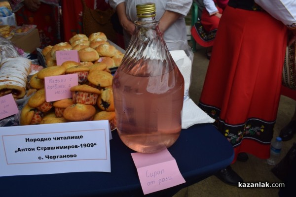 Разнообразие от традиционни ястия показаха местните читалища в  „Хлябът на българина“ 