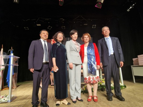 Девет делегации от побратимени градове посрещна кметът Галина Стоянова в Казанлък