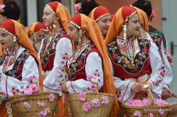 Празнично шествие / част 1