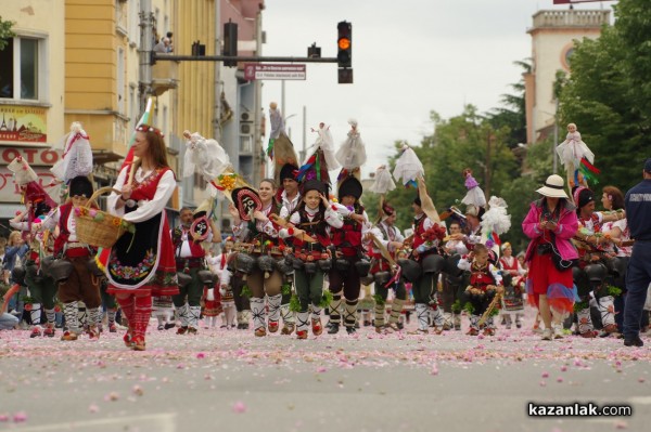 Галина Стоянова: Радостта от живота е толкова голяма, че на всички ни се иска да разперим ръце и да се въртим докато ни се завие свят!