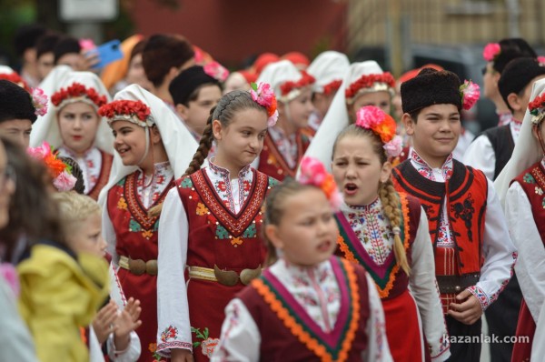 Празнично шествие / част 1