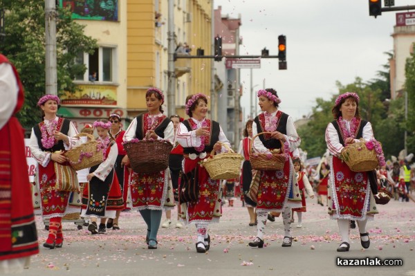 Галина Стоянова: Радостта от живота е толкова голяма, че на всички ни се иска да разперим ръце и да се въртим докато ни се завие свят!