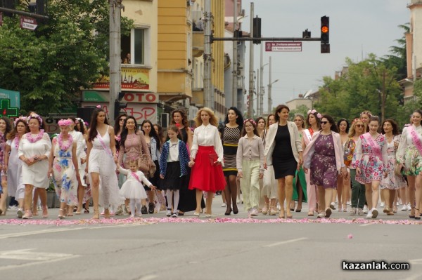 Галина Стоянова: Радостта от живота е толкова голяма, че на всички ни се иска да разперим ръце и да се въртим докато ни се завие свят!