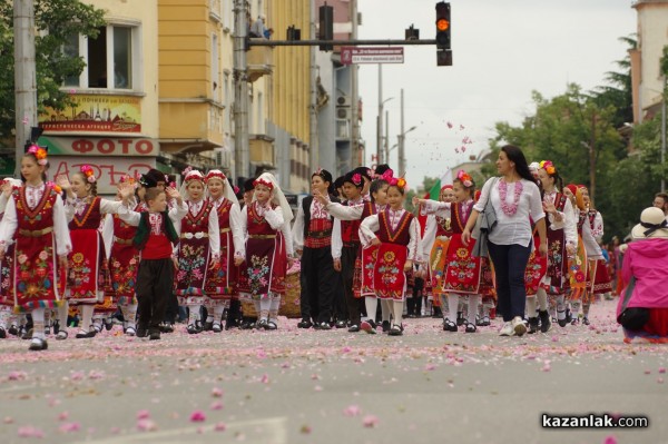 Галина Стоянова: Радостта от живота е толкова голяма, че на всички ни се иска да разперим ръце и да се въртим докато ни се завие свят!
