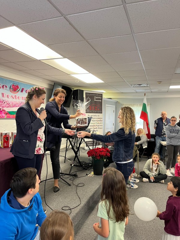 За 12-ти път Фестивалът на розата в Бостън събра десетки пазители на традициите