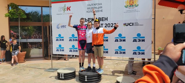 Шампионска и вицешампионска титли спечелиха колоездачите от КК “Лястовица-1905“  