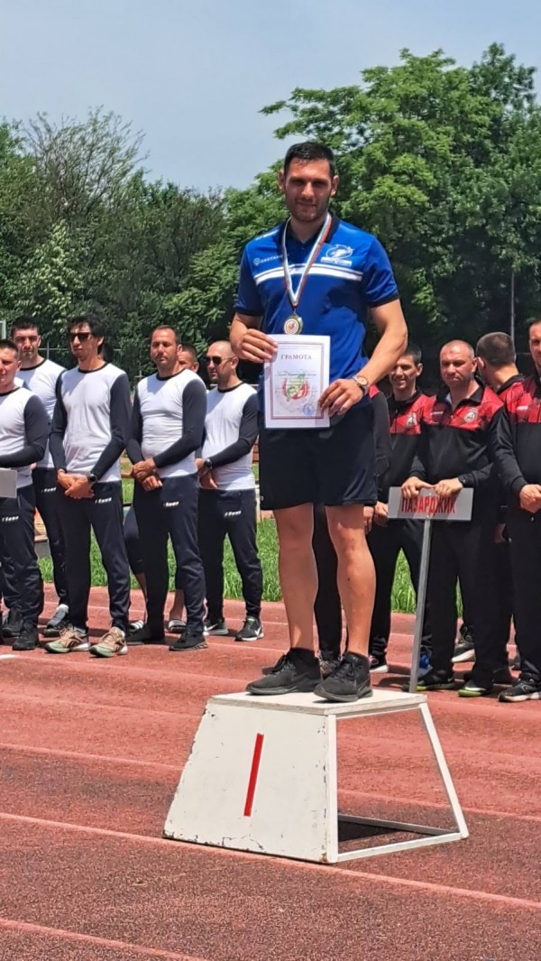 Старозагорските огнеборци грабнаха купата в 51-то Републиканско състезание по пожароприложен спорт