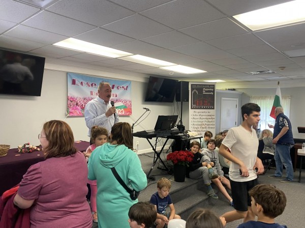 За 12-ти път Фестивалът на розата в Бостън събра десетки пазители на традициите