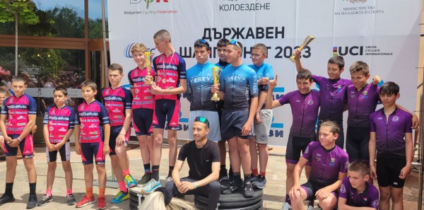 Шампионска и вицешампионска титли спечелиха колоездачите от КК “Лястовица-1905“  