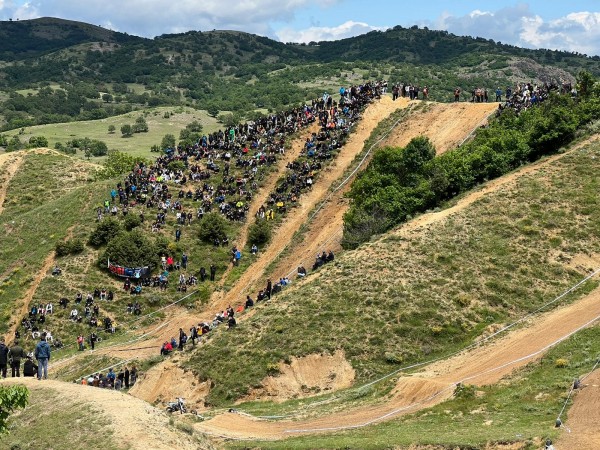 Любомир Синев и Теована Станчева са лидери във временното класиране на Ендуро шампионата / Видео 