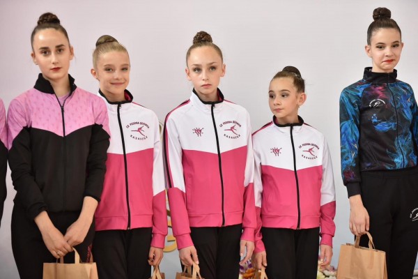 Казанлъшките грации от СК“ Розова долина“ се завърнаха със златни медали от Пловдив