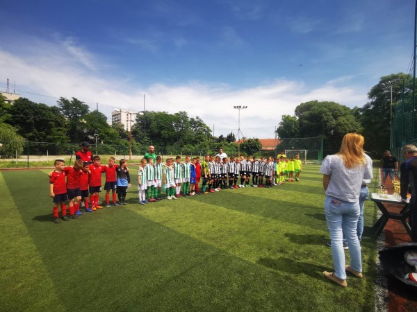 Децата от ФК „Казанлък“, набор 2014, се завърнаха от Стара Загора с купа 