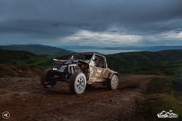 Дончо Цанев и Зорница Тодорова са лидери във временното класиране на Rally Albania / Видео 