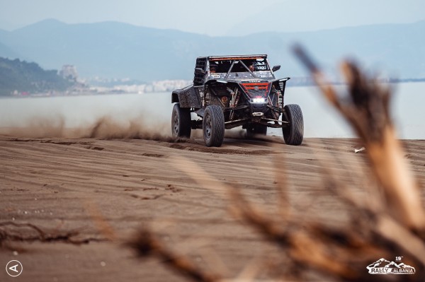 Дончо Цанев и Зорница Тодорова са лидери във временното класиране на Rally Albania / Видео 