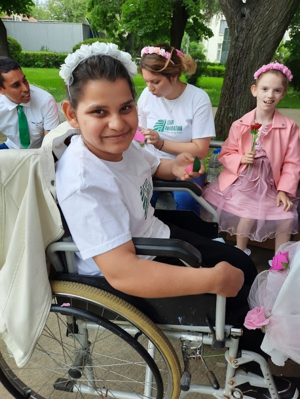 Деца изработиха 120 рози от хартия в арт-работилница по случай 120-тата годишнина на празника