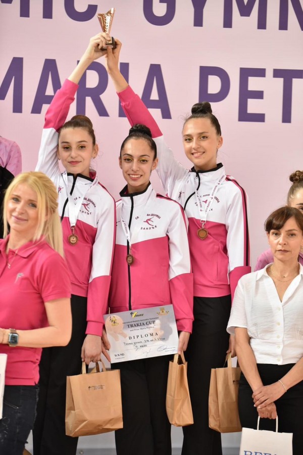 Казанлъшките грации от СК“ Розова долина“ се завърнаха със златни медали от Пловдив