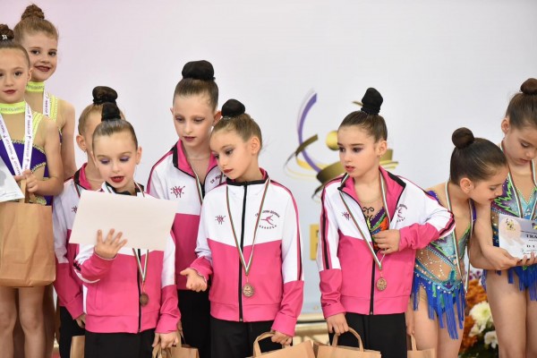 Казанлъшките грации от СК“ Розова долина“ се завърнаха със златни медали от Пловдив