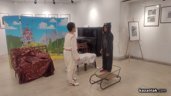 Малките театрали на ОУ “Мати Болгария“ сложиха финала на учебната година с поредна постановка