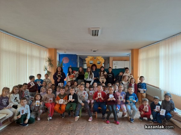 Малките театрали на ОУ “Мати Болгария“ сложиха финала на учебната година с поредна постановка