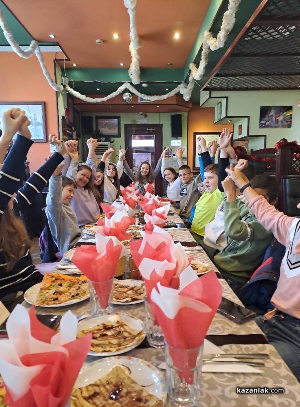 Малките театрали на ОУ “Мати Болгария“ сложиха финала на учебната година с поредна постановка