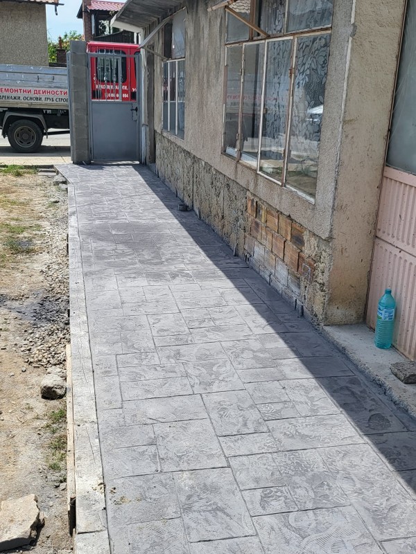 Фирма Палова 2019 ЕООД предлага качествено изпълнение на щампован бетон и строителство от основи до ключ