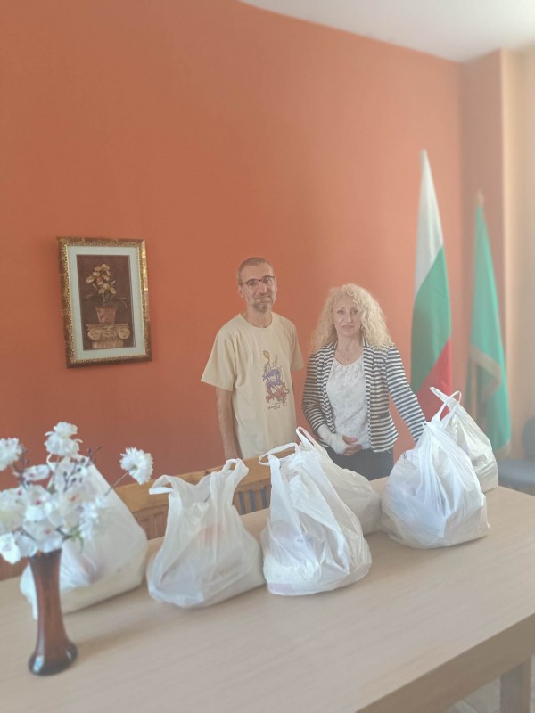 100 семейства в неравностойно положение от общината ще получат дарение от хранителни продукти 