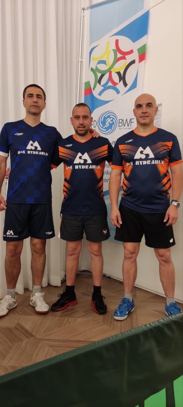 Състезателите на M+С Хидравлик взеха купа и златните медали в тениса на маса от работническия фестивал