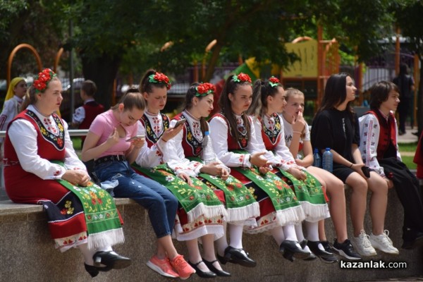 Казанлък се превърна във фолклорната столица на България