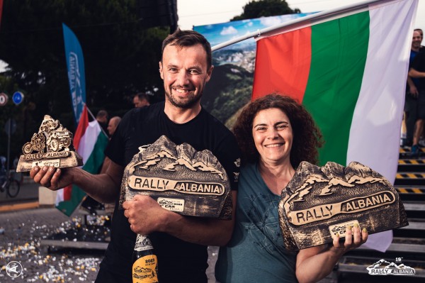 Историческо! Дончо Цанев и Зорница Тодорова спечелиха Rally Albania / Видео