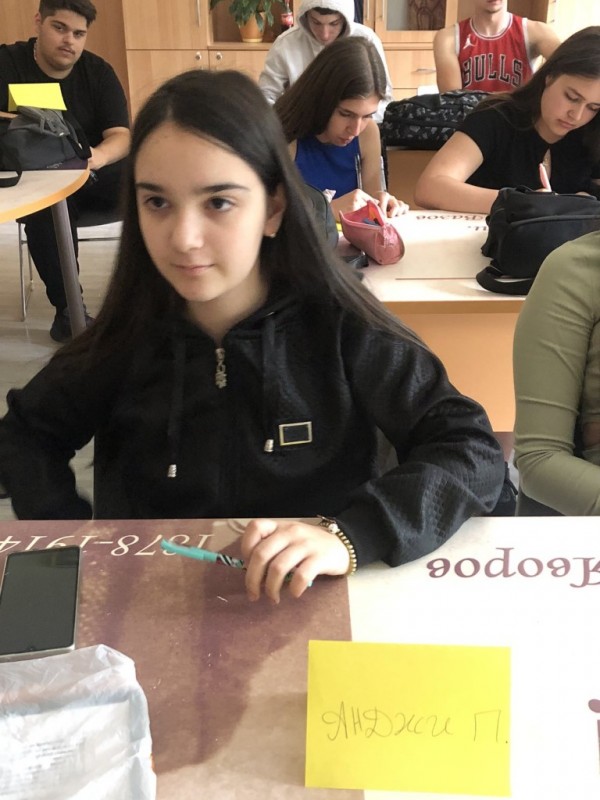 Със съвместна инициатива ПГЛПТ и “Жените на Казанлък“ отбелязаха Международния ден на приятелството