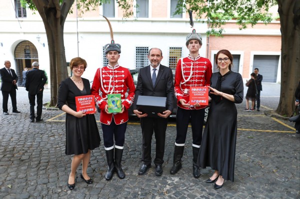 Представители на ПГ “Иван Хаджиенов“ гостуваха във Ватикана