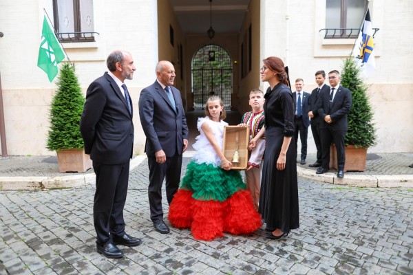 Представители на ПГ “Иван Хаджиенов“ гостуваха във Ватикана