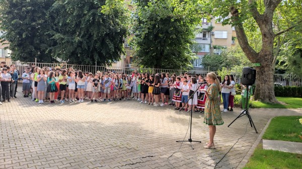 Четирима ученици от ОУ “Георги Кирков“ бяха отличени със специални плакети за високите си резултати на НВО