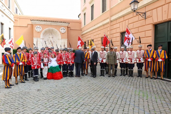 Представители на ПГ “Иван Хаджиенов“ гостуваха във Ватикана