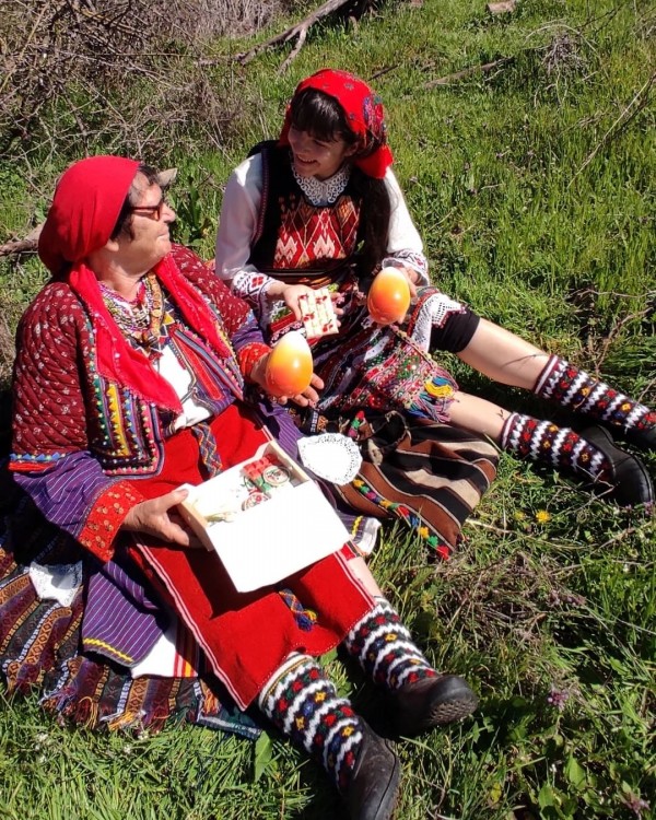 Казанлъчанката Марияна Оджакова създава шедьоври от шоколад, съчетавайки благоуханни български билки и традиционни мотиви