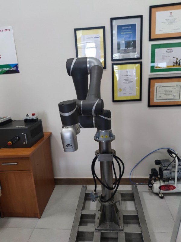 Колаборативна роботика в Севиля с „Еразъм+“ стартира в ИКТ Център