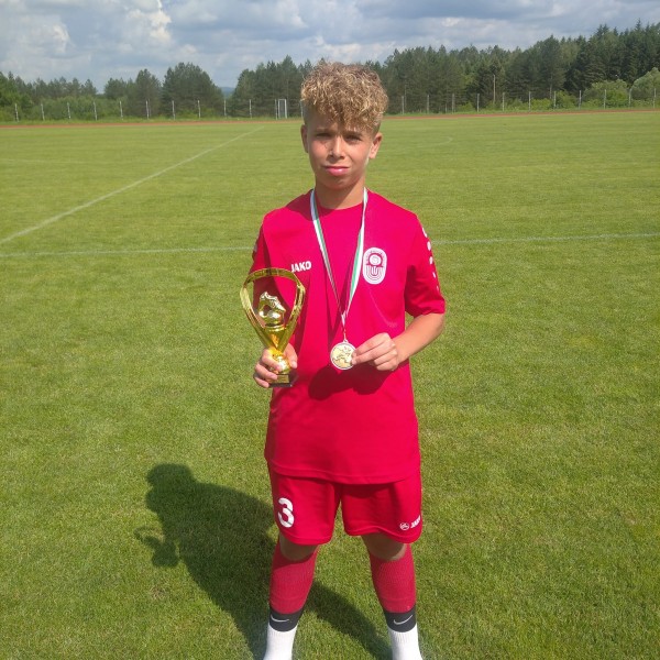 Младите “Рози“ спечелиха футболна купа в Елена