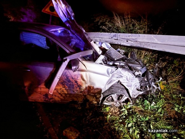 Тежка катастрофа преди разклона за Мъглиж 