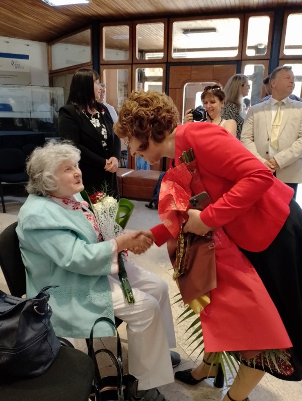 Наследница на Братя Стайнови се сбогува с родния град